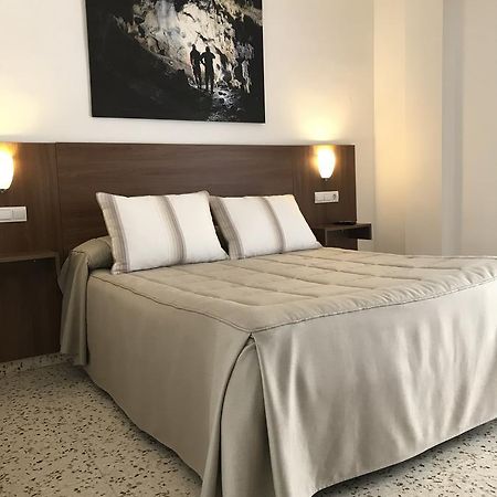 ארדאלס Hostal Restaurante El Cruce מראה חיצוני תמונה