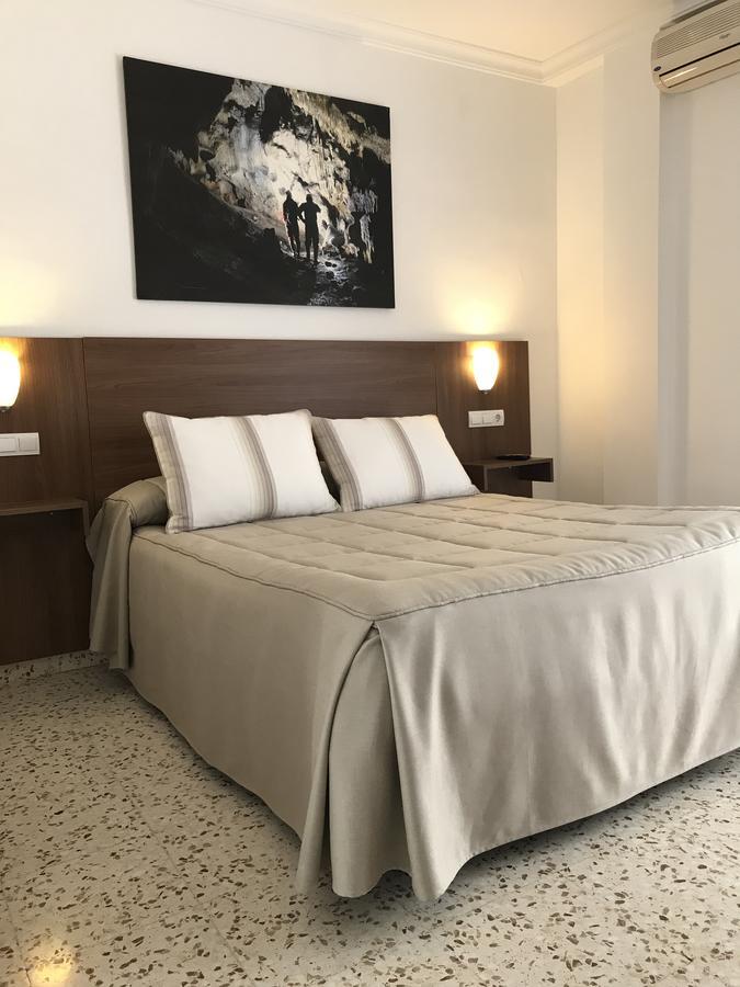 ארדאלס Hostal Restaurante El Cruce מראה חיצוני תמונה