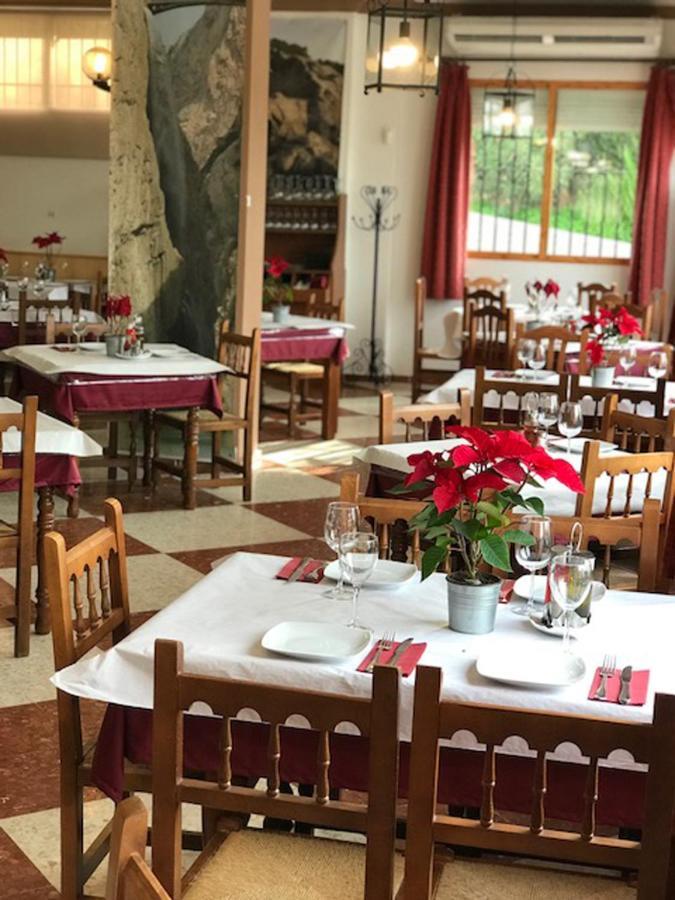 ארדאלס Hostal Restaurante El Cruce מראה חיצוני תמונה